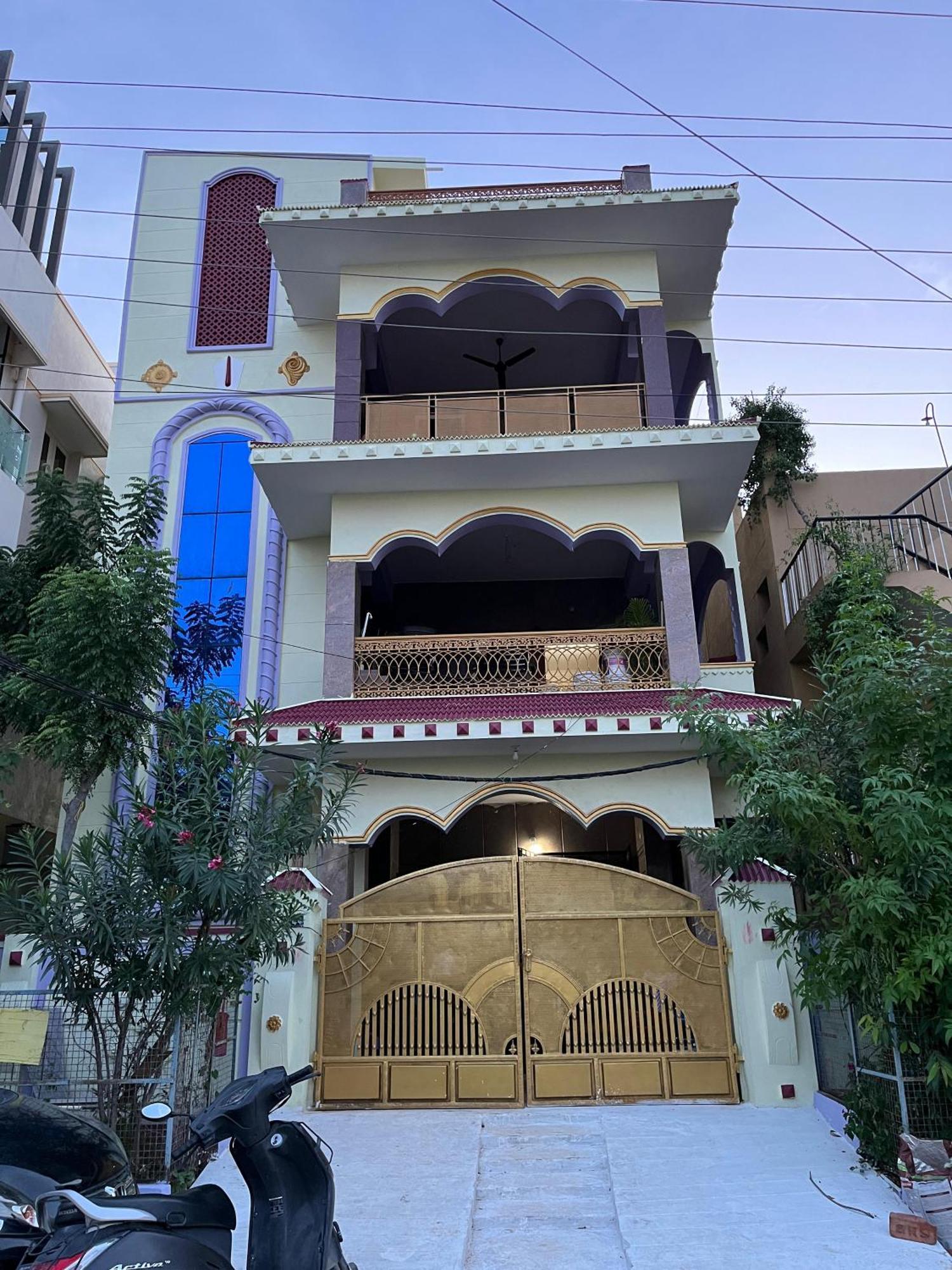 Annamaiah - 5 Minutes Walkable To Sri Padmavathi Ammavari Temple - 10 Mins Drive From Railway Station And Bus Station - Especially For Small Families And Group Of Peoples Tirupati